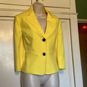 Kasper size 6, three-quarter sleeve fitted jacket, size 6
